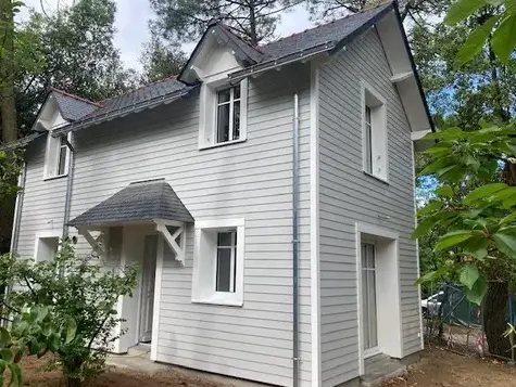rénovation de meubles en bois Saint-Malo-de-Guersac-1
